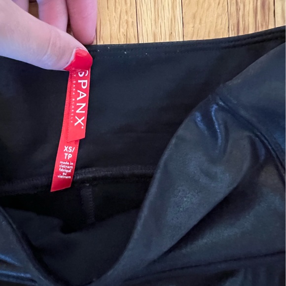 SPANX FAUX LEATHER LEGGINGS size xs - Picture 5 of 6